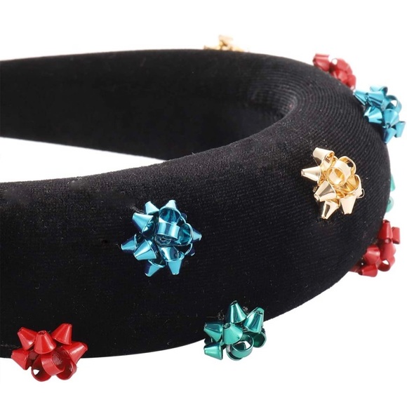 Gift Bow Headband 🎁 - Picture 2 of 5